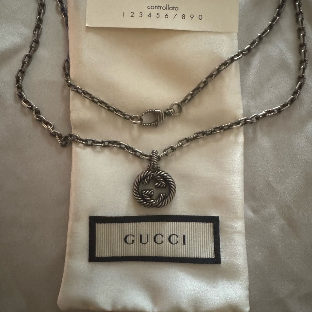 Gucci Silver Pendant Necklace with Elegant Design